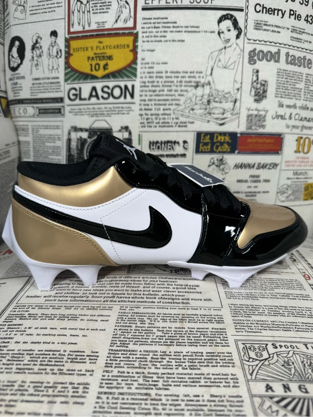Nike Jordan 1 Low Cleat Gold Toe FJ6245-701 Men Size 10.5